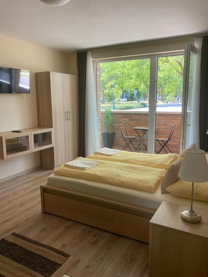 Castellum Apartmanhaz Gyula Luaran gambar