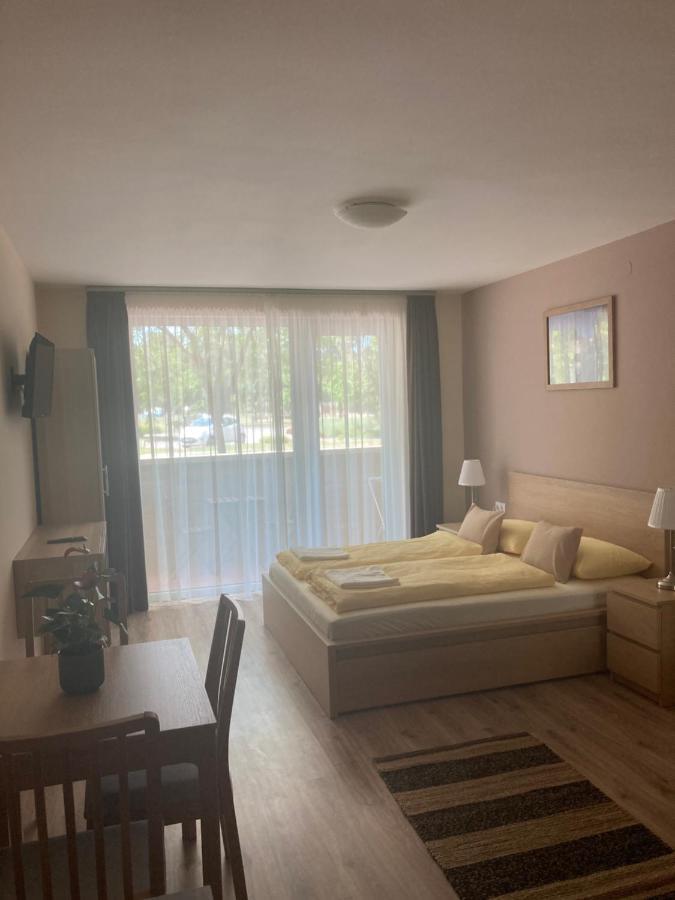 Castellum Apartmanhaz Gyula Luaran gambar