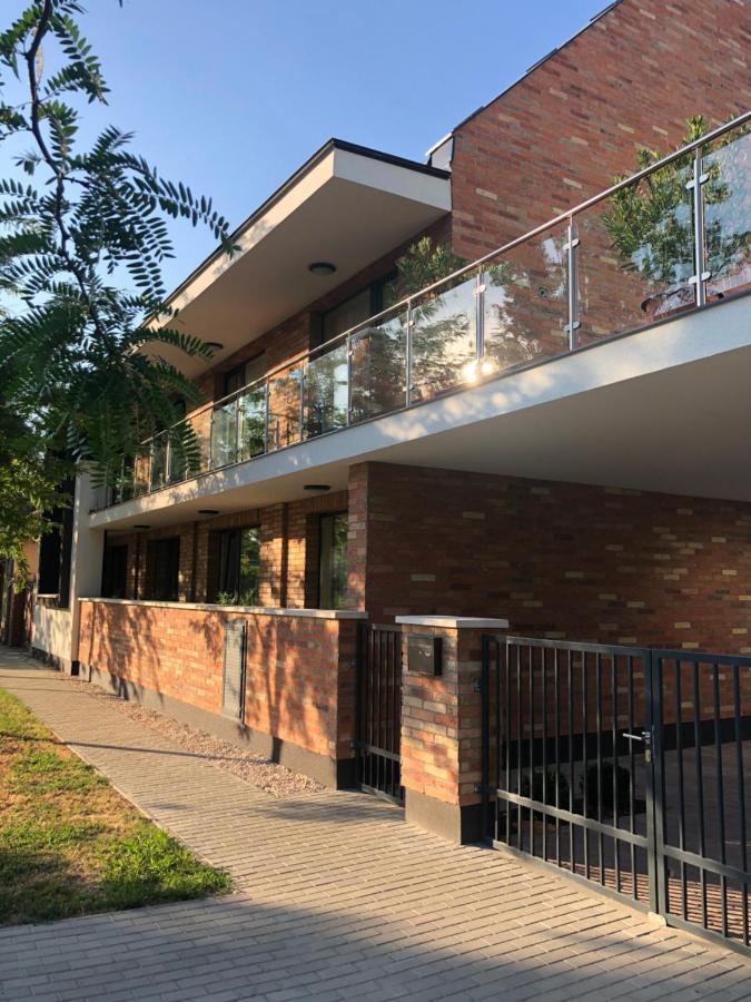 Castellum Apartmanhaz Gyula Luaran gambar