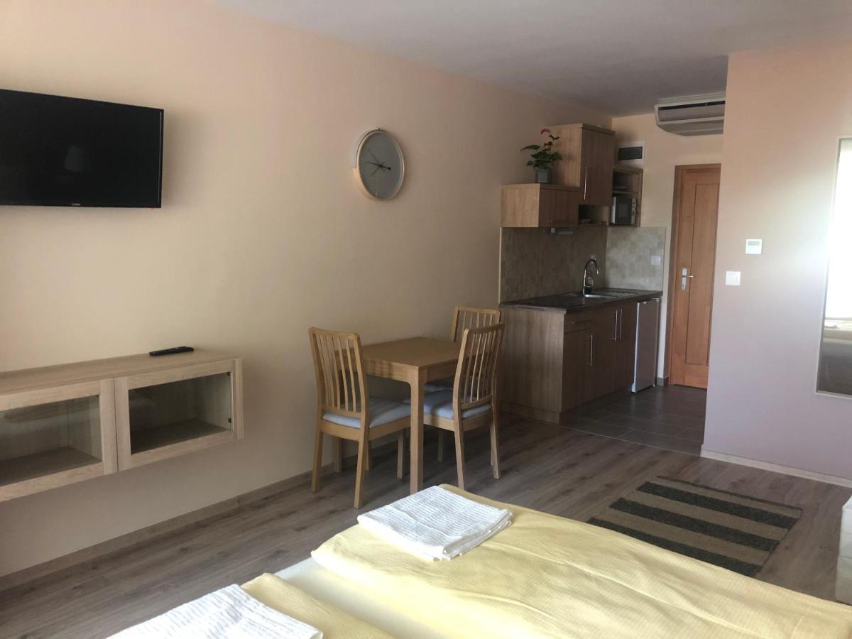 Castellum Apartmanhaz Gyula Luaran gambar