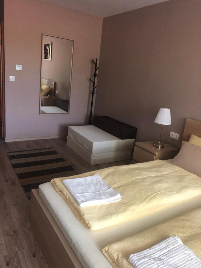 Castellum Apartmanhaz Gyula Luaran gambar