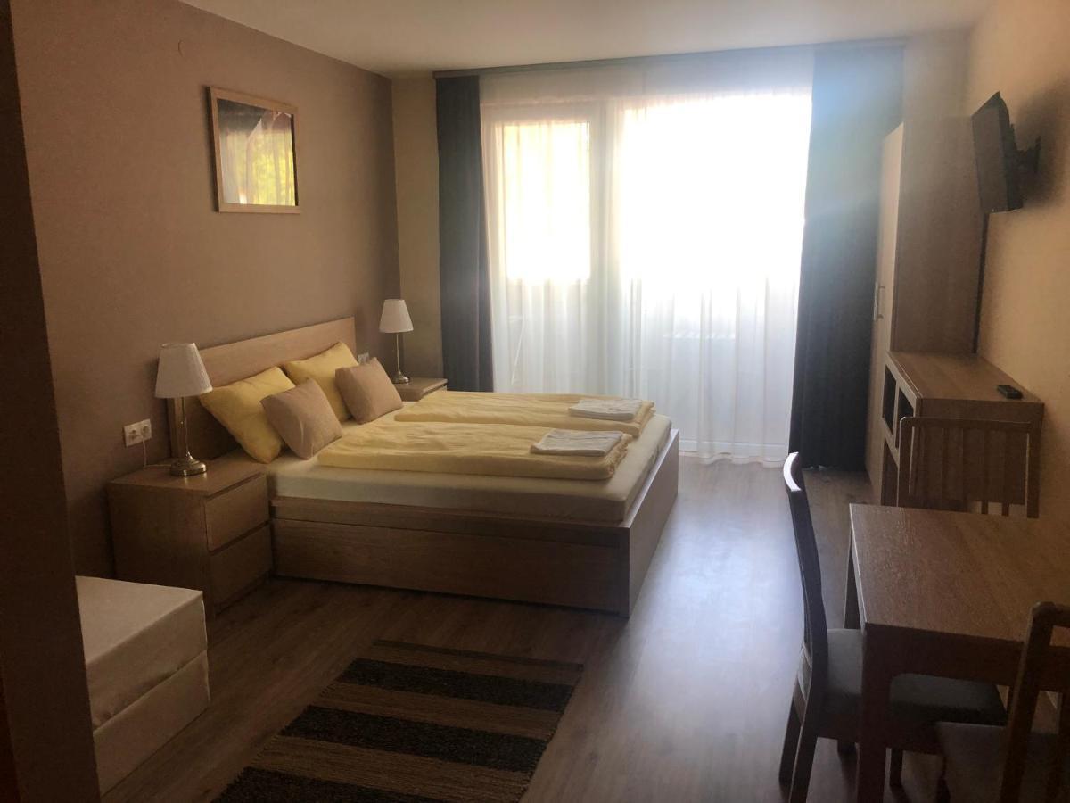 Castellum Apartmanhaz Gyula Luaran gambar