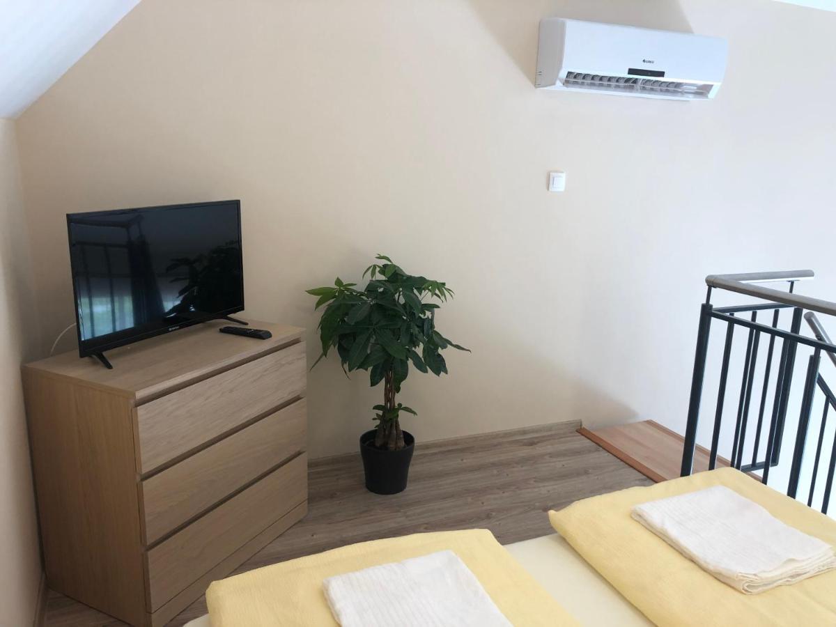 Castellum Apartmanhaz Gyula Luaran gambar