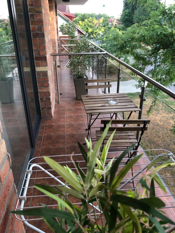 Castellum Apartmanhaz Gyula Luaran gambar
