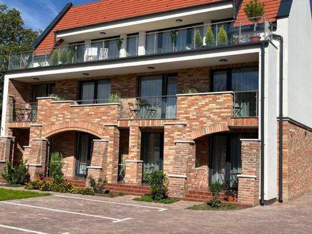 Castellum Apartmanhaz Gyula Luaran gambar